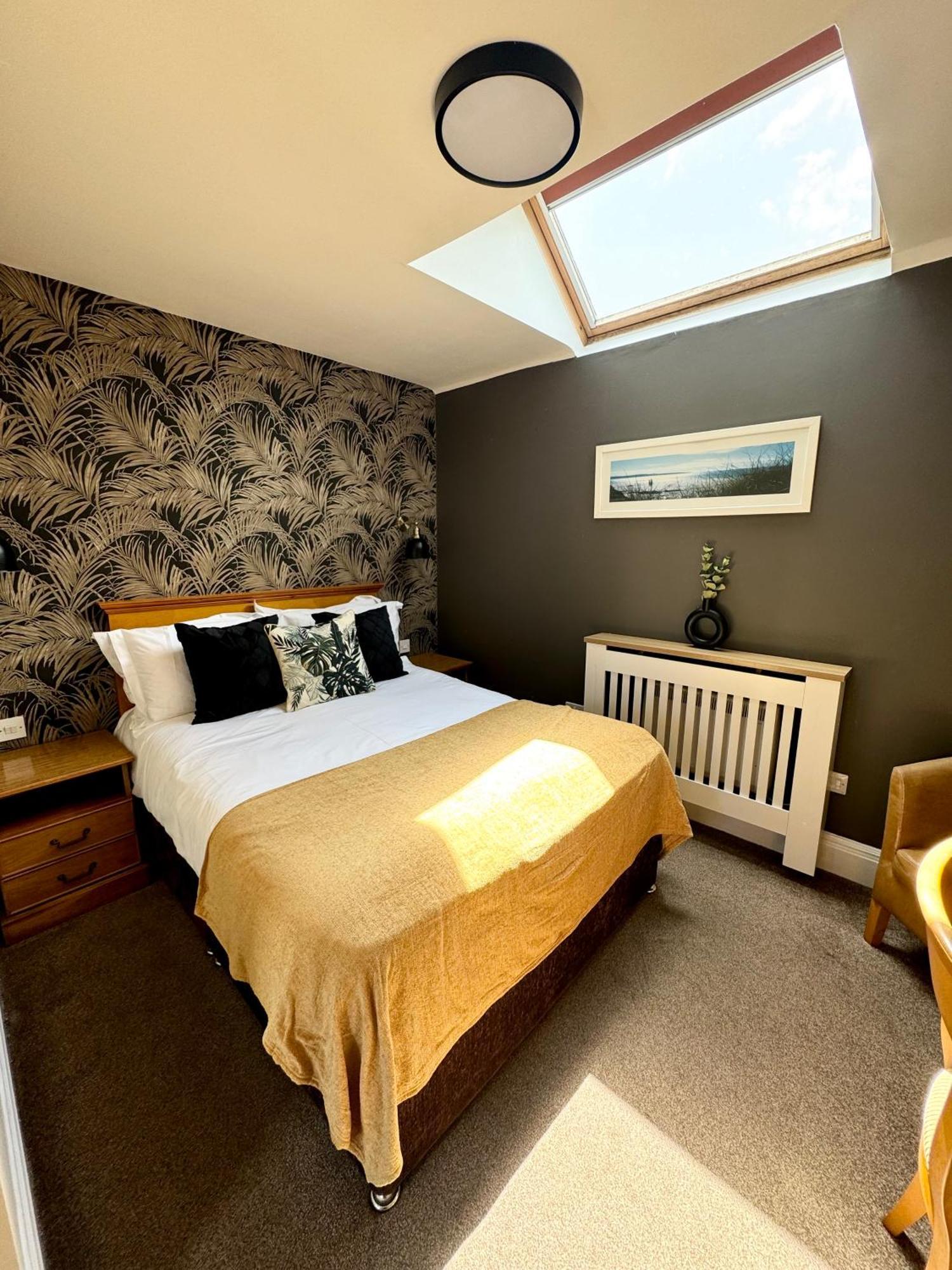 The White House Inn - Whitby Eksteriør bilde