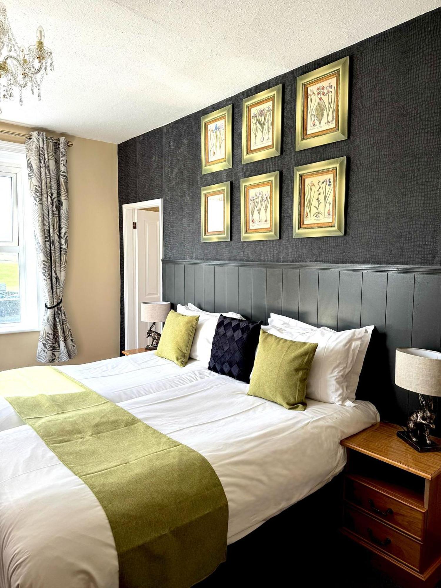 The White House Inn - Whitby Eksteriør bilde