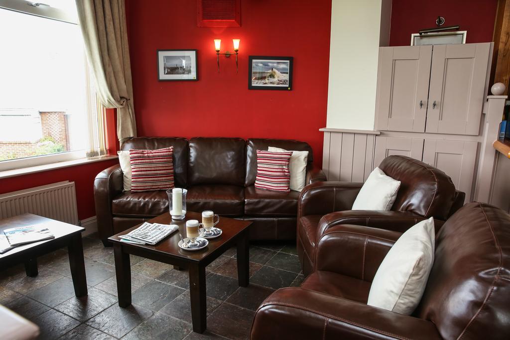 The White House Inn - Whitby Eksteriør bilde